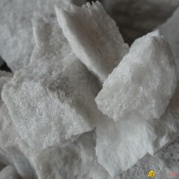 White aluminium oxide powder and grit for abrasive media