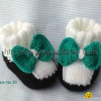 Handmade Hand Knit Baby Shoes Booties Flats with bow Motif
