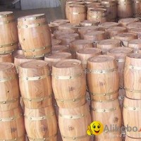 Celar lacquered wooden wine barrel