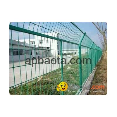 curvy fencepicture1
