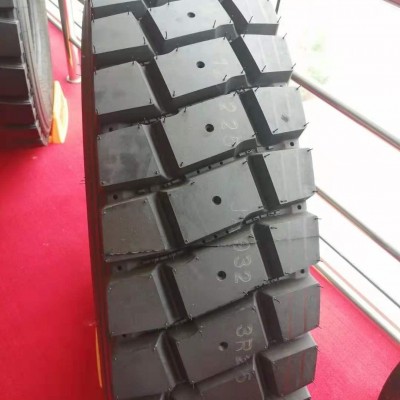 Radial Truck and Bus Tire, PCR and TBR Tire, Tubeless Car Tire (11.00R22.5)picture1