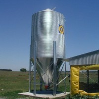 Small steel silo for animal feed storage