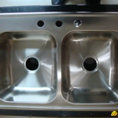 Equal Double Bowl Stainless Steel Kitchen Sinkpicture1