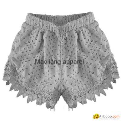 Eyelets lace shortspicture1