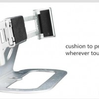 Anti-slipping protection inside anti-theft device for laptop displaying