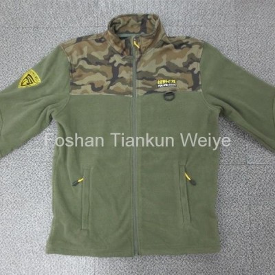 Anti pilling polar fleece mens hoodies with camouflage patternpicture1