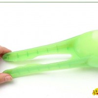 Injection plastic pet food scoop