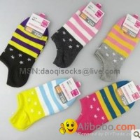 Shallow mouth contact socks