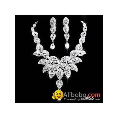 Wedding necklace(stock)picture1