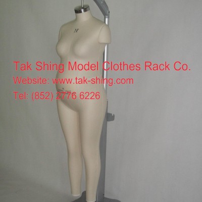 Maternity fit mannequinpicture1