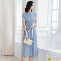 Women Summer elegant knitted two-pieces suit mockneck tee pleated knitting skirt